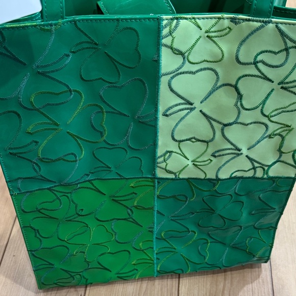 Liz Claiborne Emerald Green Shamrock Patchwork Tote Bag - Picture 5 of 11
